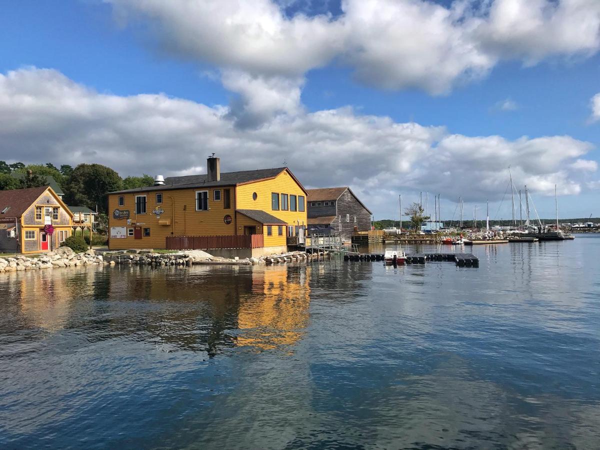 The East Wind Guesthouse Clark's Harbour Exterior photo
